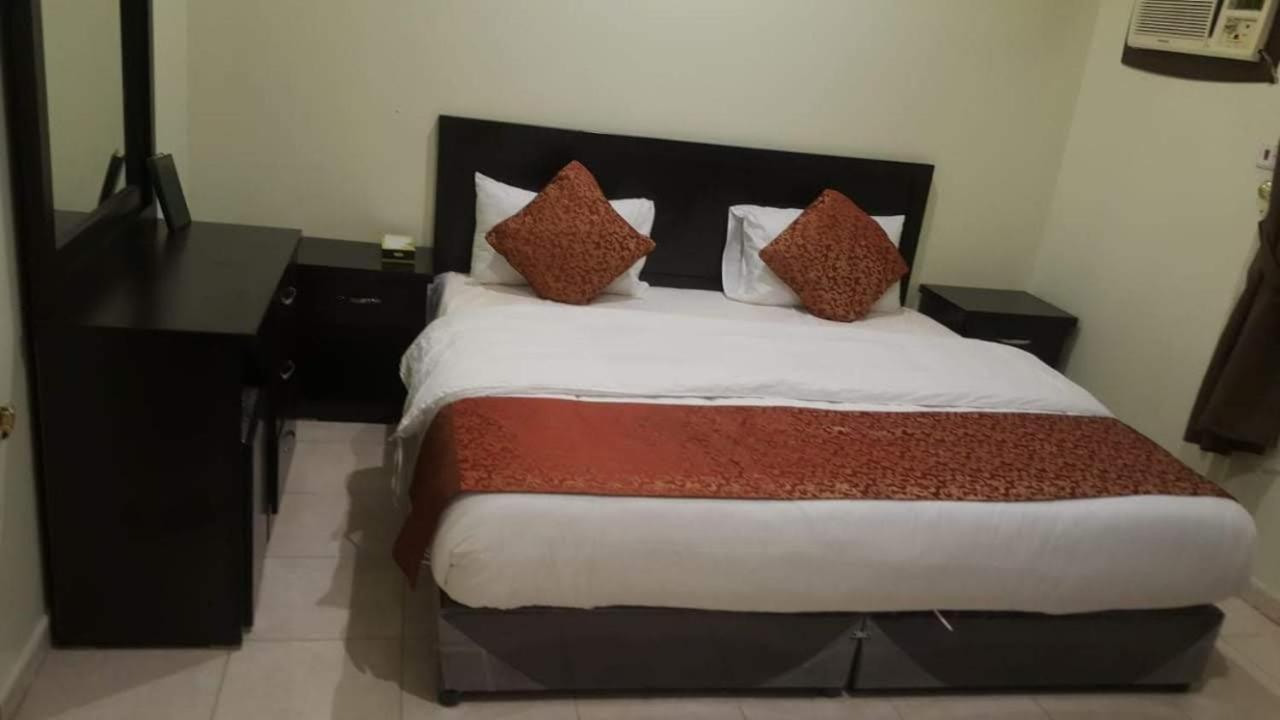 Al Eairy Apartments- Jazan 1 Екстериор снимка