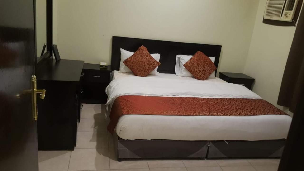 Al Eairy Apartments- Jazan 1 Екстериор снимка